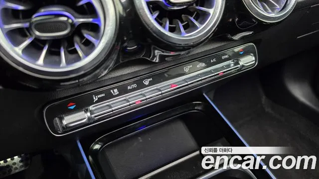 Mercedes-Benz GLB-Class — Фото автомобиля 22
