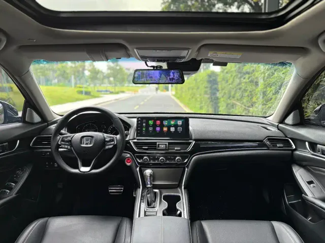 Honda Accord — Фото автомобиля 15