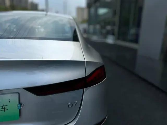 Roewe D7 — Фото автомобиля 8