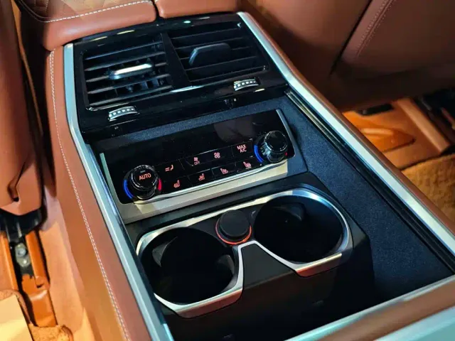 BMW 7 Series — Фото автомобиля 28