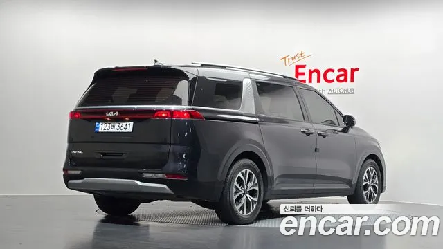 Kia Canival Carnival 4 поколение Дизель 9 мест Prestige — Фото автомобиля 2