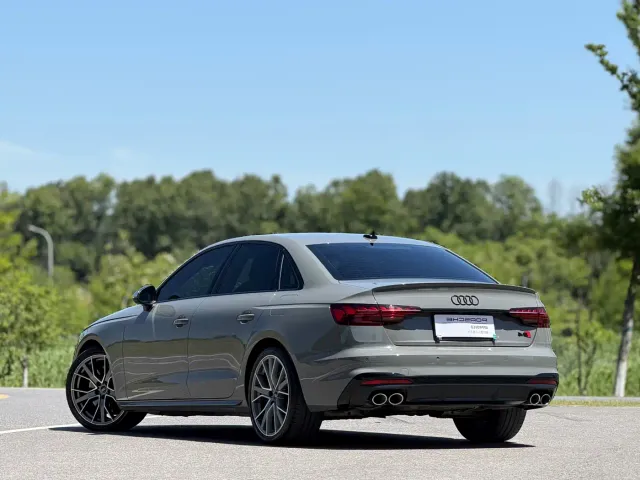 Audi S4 — Фото автомобиля 4