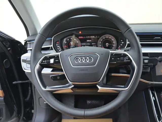Audi A8 — Фото автомобиля 10