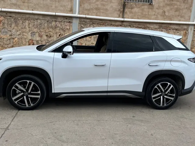 BYD Song L DM-i — Фото автомобиля 3