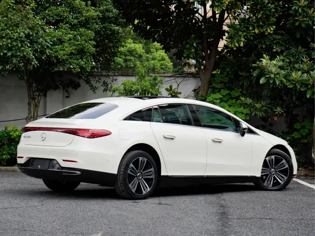 Mercedes-Benz EQS — Фото автомобиля 4