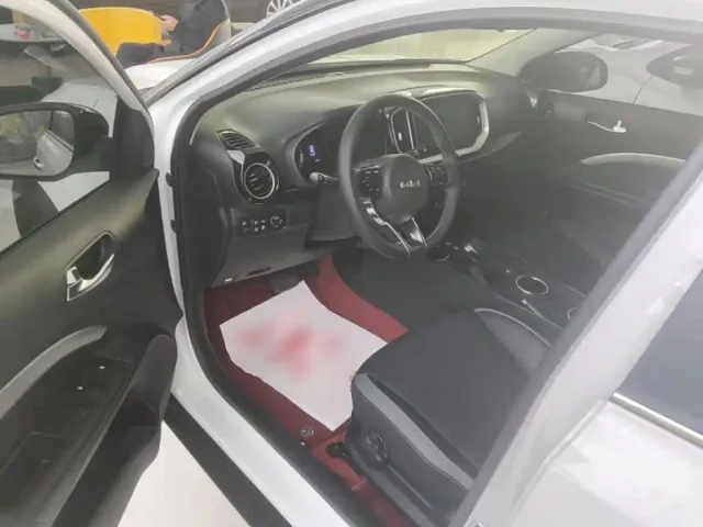 Kia KX1 — Фото автомобиля 15