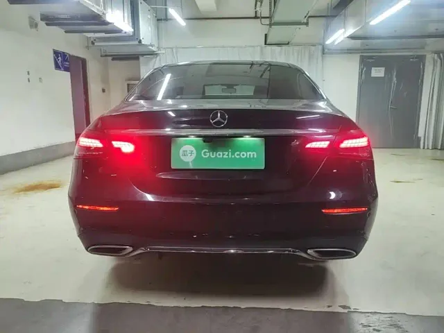 Mercedes-Benz E-Class — Фото автомобиля 5