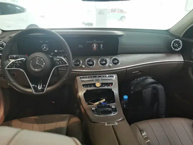 Mercedes-Benz E-Class — Фото автомобиля 9