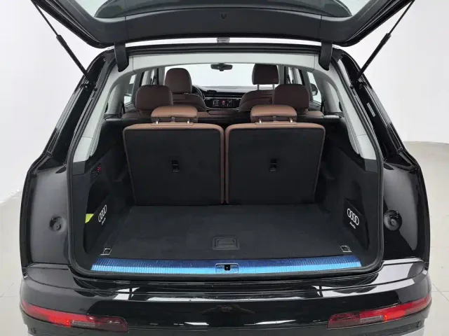 Audi Q7 — Фото автомобиля 16