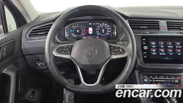 Volkswagen Tiguan Tiguan 2 поколение 2.0 TDI Premium — Фото автомобиля 12