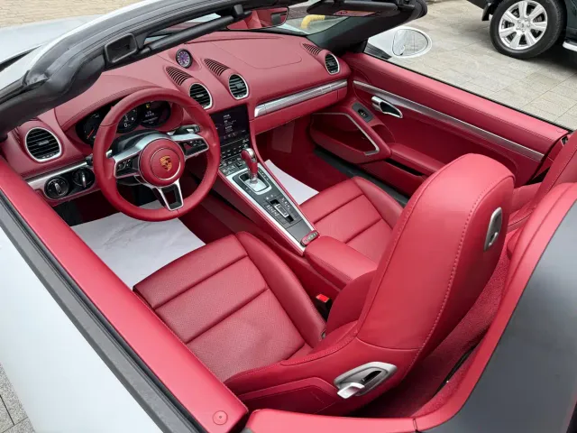 Porsche 718 — Фото автомобиля 9