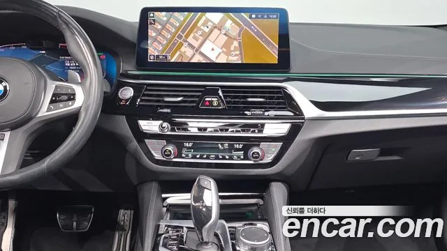 BMW 5 Series G30 — Фото автомобиля 19
