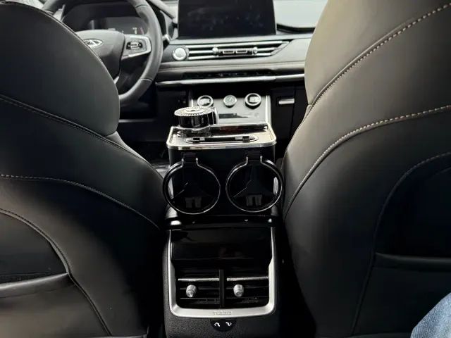 Chery Tiggo 8 — Фото автомобиля 14