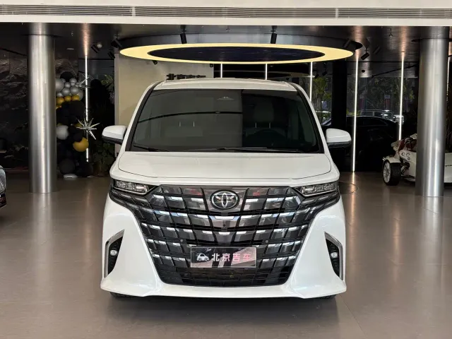 Toyota Alphard — Фото автомобиля 3