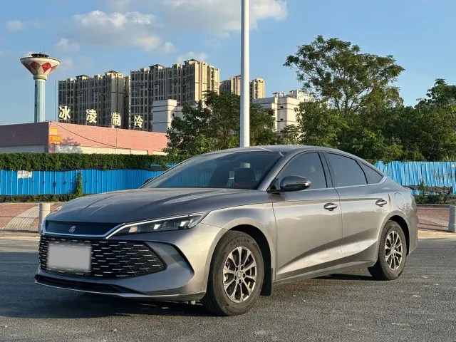 Фотография автомобиля — BYD Qin L