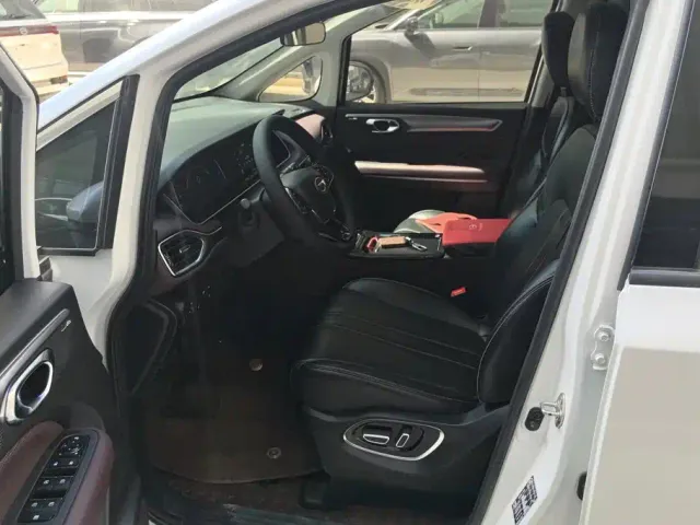 GAC Trumpchi M6 — Фото автомобиля 9