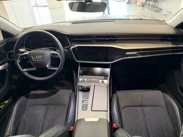 Audi A7L — Фото автомобиля 10