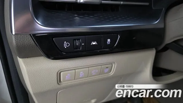 Kia Carnival Generation 4 — Фото автомобиля 27