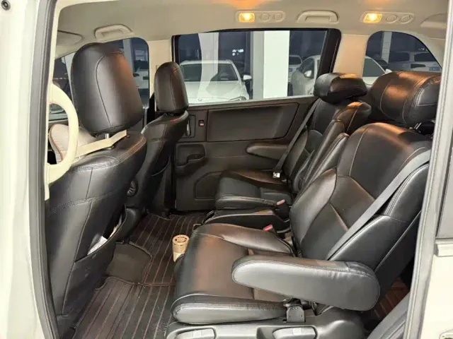 Honda Odyssey — Фото автомобиля 5