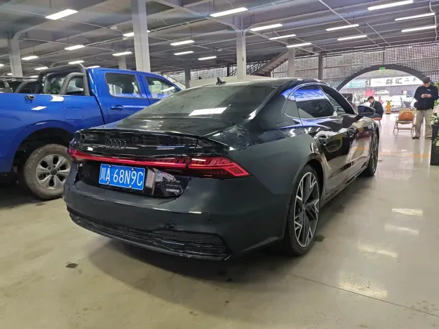 Audi A7L — Фото автомобиля 7