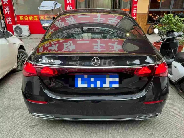 Mercedes-Benz E-Class — Фото автомобиля 7