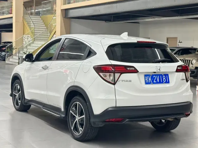 Honda Vezel 2020 1.5L CVT Luxury — Фото автомобиля 4