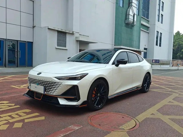 Фотография автомобиля — Changan UNI-V