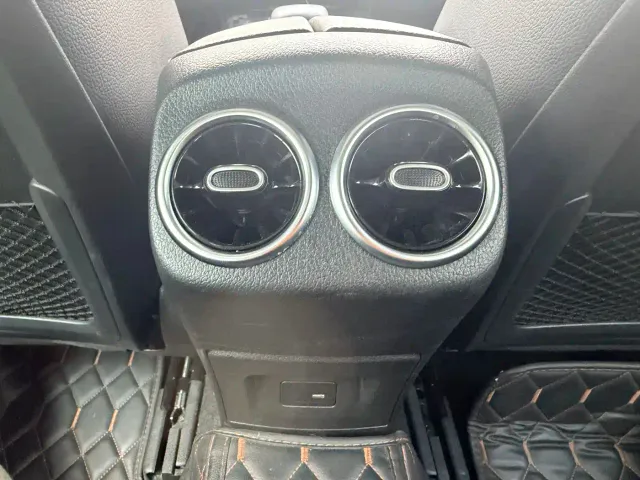Mercedes-Benz A-Class — Фото автомобиля 17