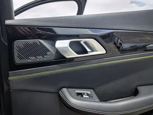 Lynk & Co 03 — Фото автомобиля 15