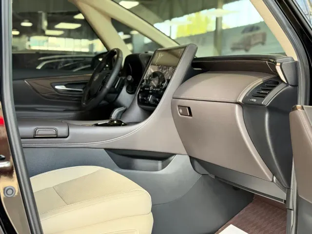 Toyota Alphard — Фото автомобиля 12