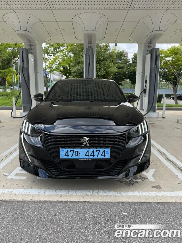 Peugeot 208 — Фото автомобиля 3