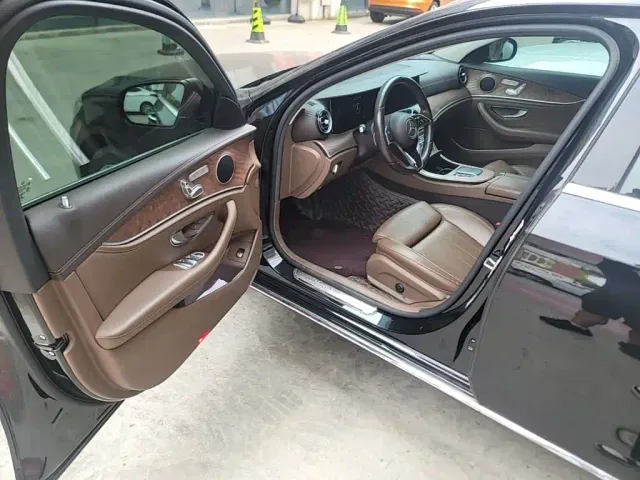 Mercedes-Benz E-Class — Фото автомобиля 15