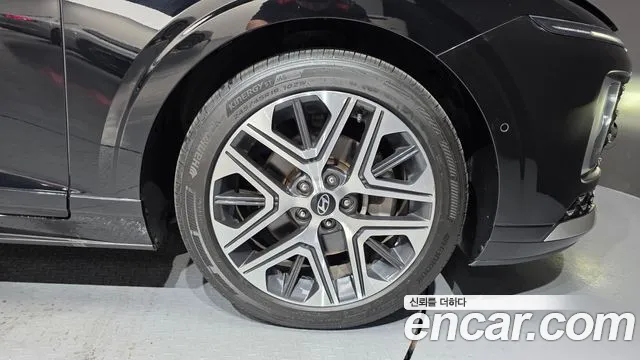 Hyundai Grandeur Grandeur (GN7) 2.5 Бензин 2WD — Фото автомобиля 16