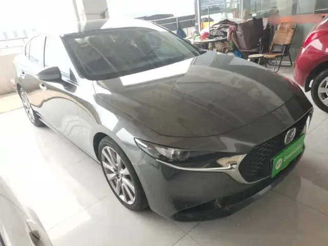 Mazda Axela — Фото автомобиля 3