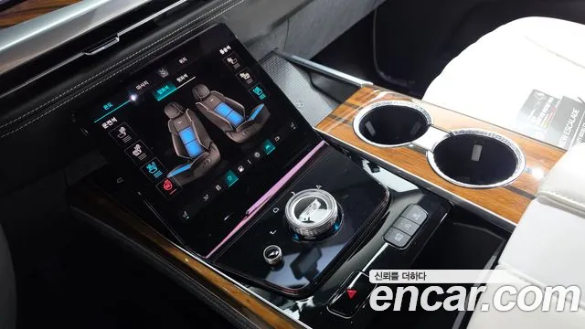 Cadillac Escalade — Фото автомобиля 12