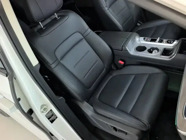GAC Trumpchi E8 — Фото автомобиля 24