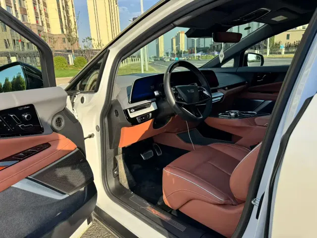 Cadillac Optiq — Фото автомобиля 8
