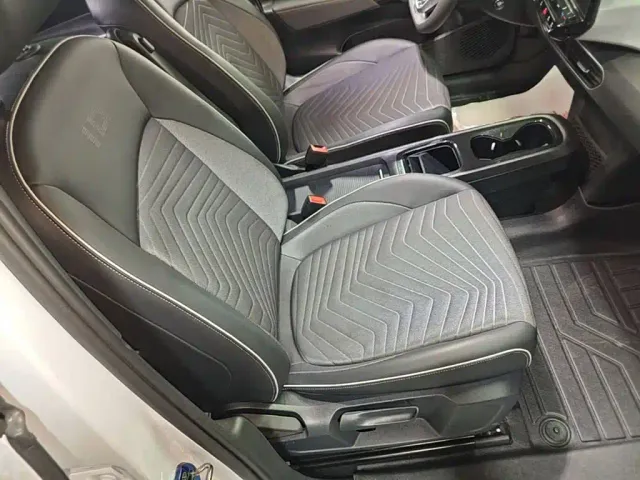 Volkswagen ID.3 — Фото автомобиля 24