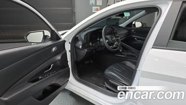 Hyundai AVANTE Avante (CN7) — Фото автомобиля 10