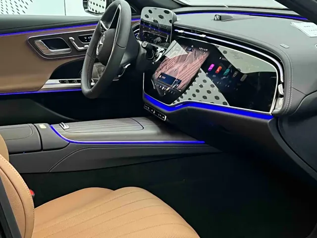 Mercedes-Benz E-Class — Фото автомобиля 10