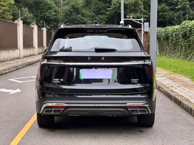 Hongqi HS7 PHEV — Фото автомобиля 10