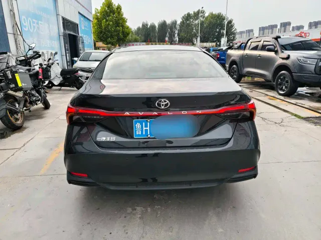 Toyota Avalon — Фото автомобиля 4