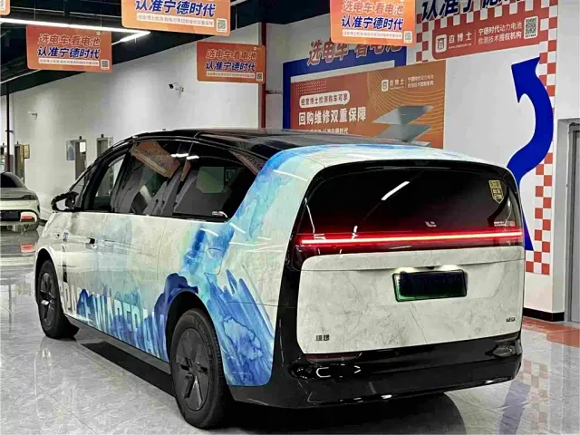 Li Auto MEGA — Фото автомобиля 11