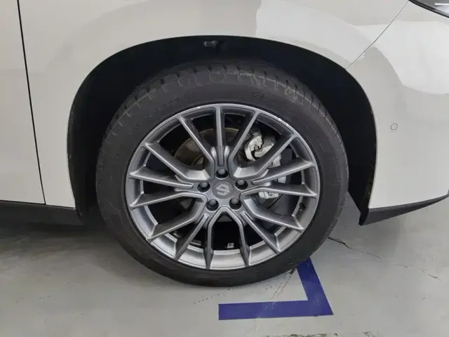 Leapmotor C10 — Фото автомобиля 6