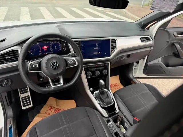 Volkswagen T-Roc — Фото автомобиля 9