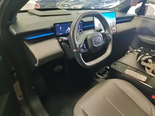 Lynk & Co Z20 — Фото автомобиля 9