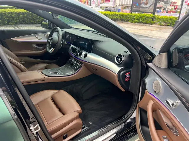 Mercedes-Benz E-Class — Фото автомобиля 10