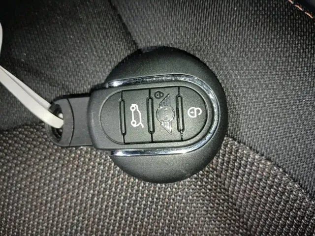 MINI Hatch — Фото автомобиля 16