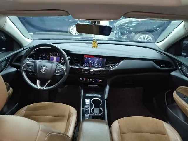 Buick Regal — Фото автомобиля 12