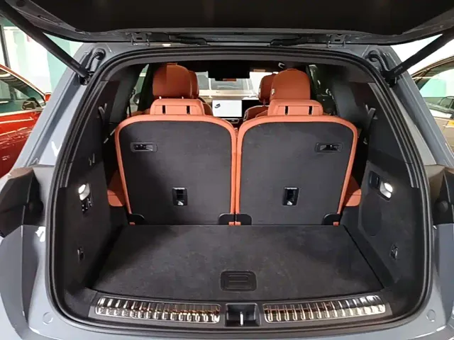 Li Auto L8 — Фото автомобиля 18